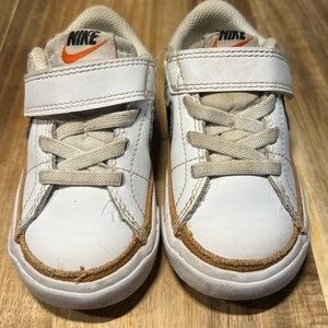 Nike court legacy size 5.5
